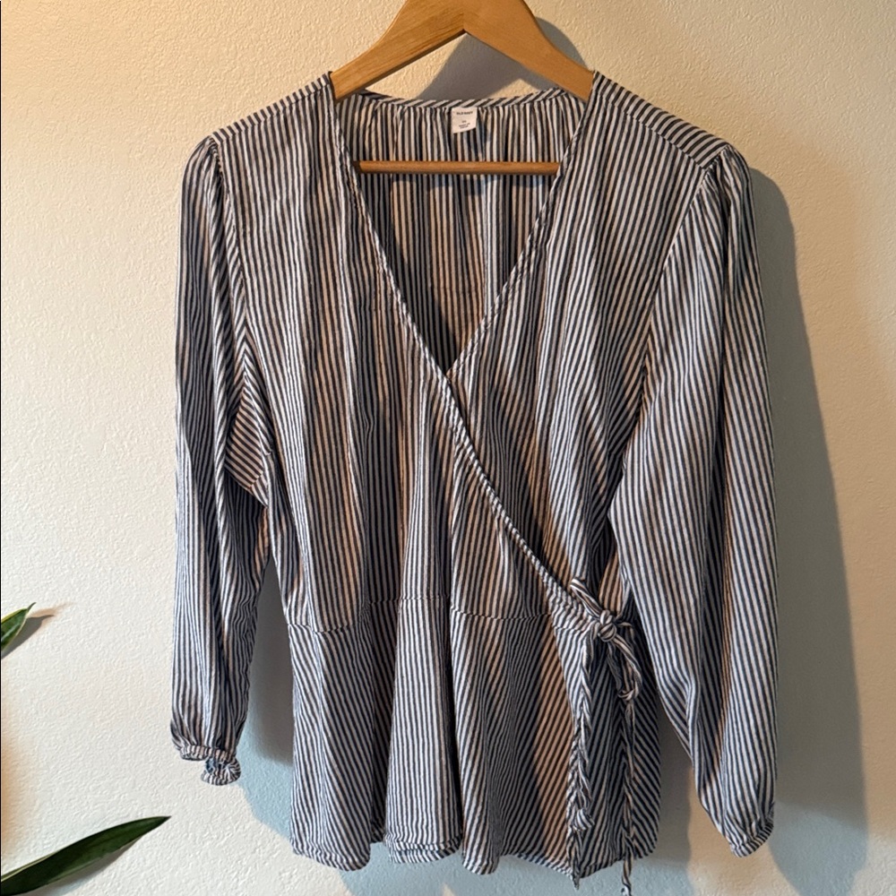 Old Navy Striped V-Neck Wrap Top Size XL